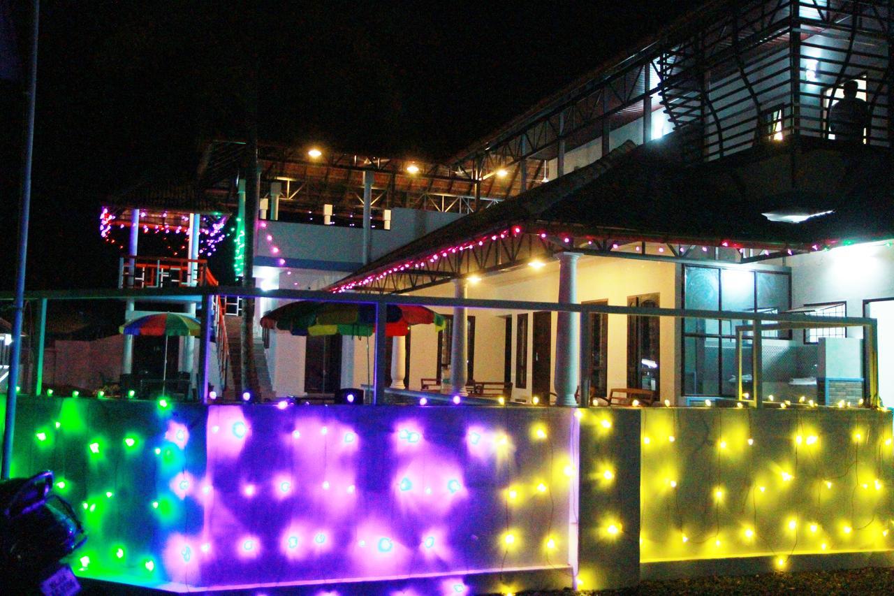 Chaandhni Lake View Hotel Alappuzha Esterno foto